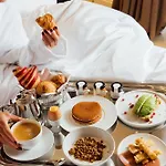 Maison Barriere Vendome 5* פריז