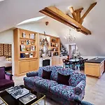 Maison Barriere Vendome 5* פריז