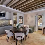 Maison Barriere Vendome 5* פריז